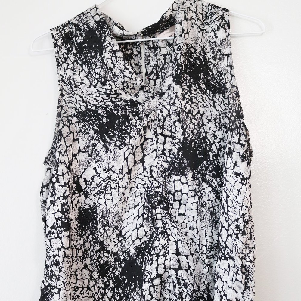 Womens Forever 21 Black and White Blouse | Medium | Polyester Satin Feel